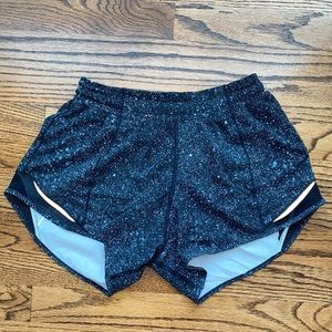 Lululemon Hotty Hot Short 4L Black Pattern